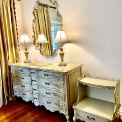 GORGEOUS  ITALIAN BEDROOM SET