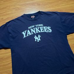 Vintage 2005 Stitches New York Yankees Tshirt  Size 2XL 
