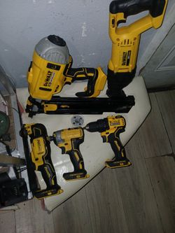Kit De Herramienta. Dewalt  20  V De Batería 