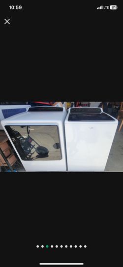 Whirlpool 5.3 High-Efficiency Washer And 8.8 CuFt Electric Dryer.