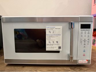Like New Hamilton Microwave