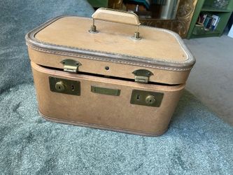 Vintage crafts case