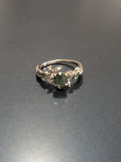 10kt white gold with moss agate
