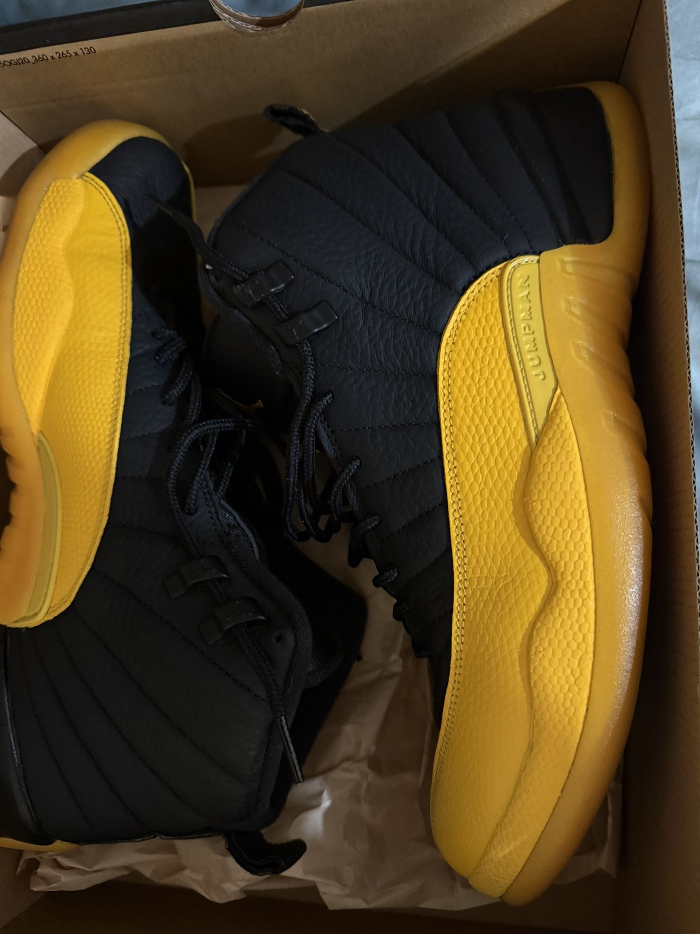 Jordan Retro 12 University Gold