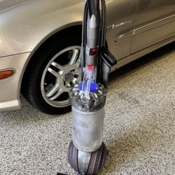 Dyson ball animal 3 vacuum cleaner