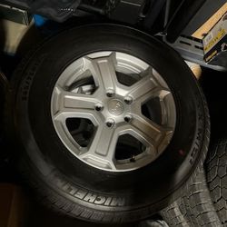 2022 Jeep Gladiator Factory Wheels 