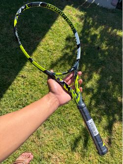 NEW Babolat Pure Aero (Grip #2: 4 1/4”)
