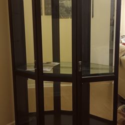 $250 Lighted 3 shelf curio cabinet 