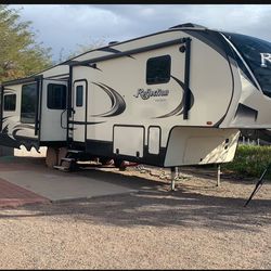 2019 Grand design 337RLS