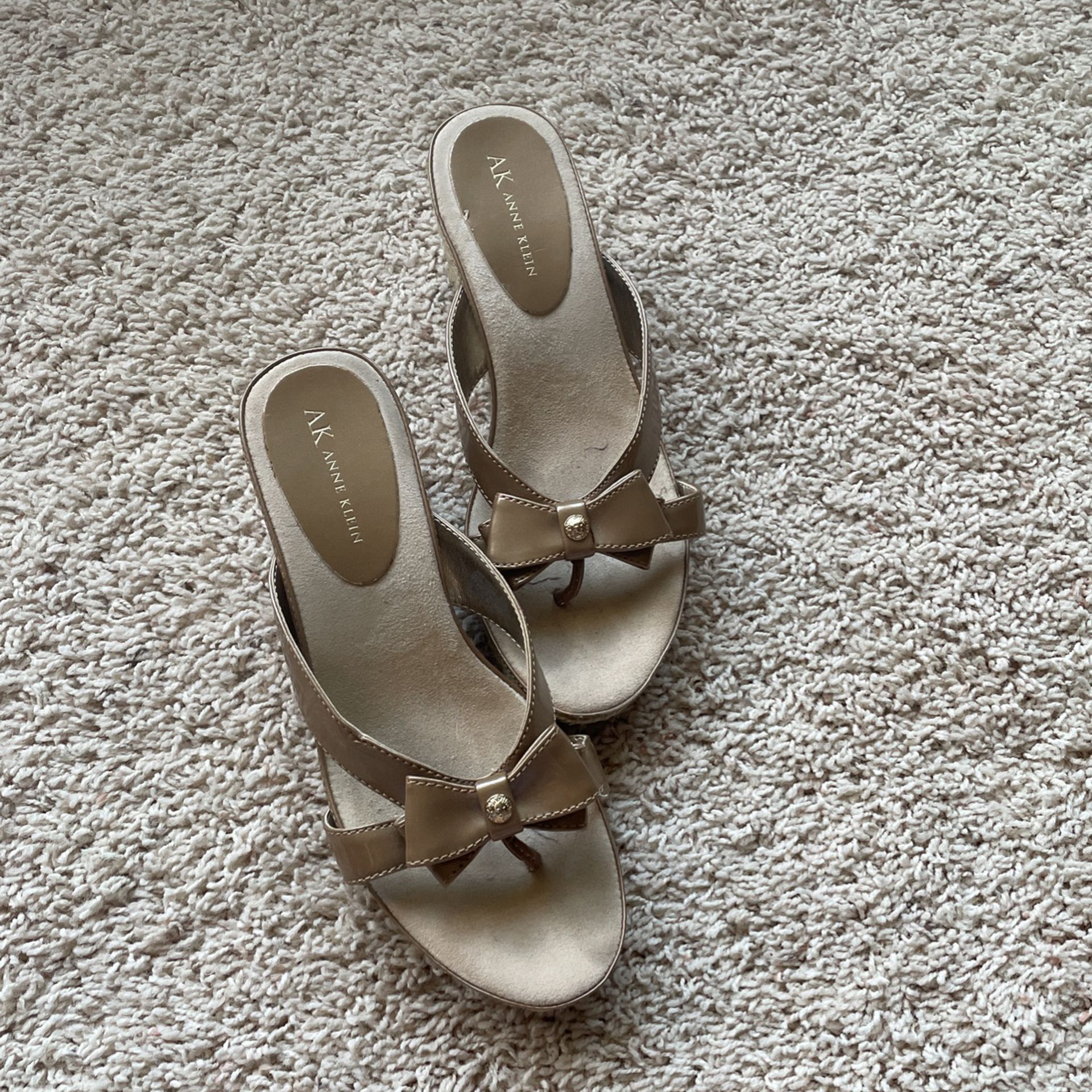 Ann Klein Wedge Sandal Size 8