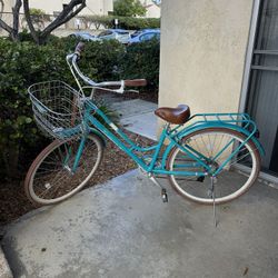 GORGEOUS 7 Speed Beach Cruiser