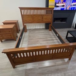 Queen bedroom set (Solid Wood) best offer
