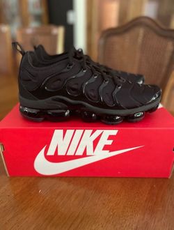 Nike air vapormax plus triple black