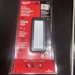Milwaukee M12 ROVER Service and Repair Flood Light with USB Charging