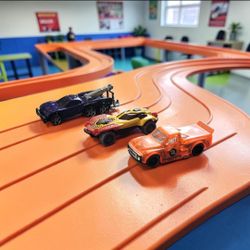 (Lot Of 3) Assorted Hot Wheels Draftnator X-Raycers/Tow Jam/Dune-A-Soar/Die-Cast 1:64. Based on the visual evidence, the overall condition of these ca