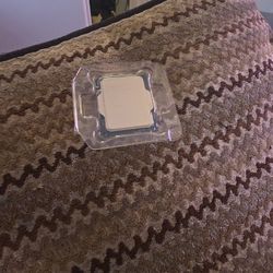 Intel Confidential Q1EK (I7-13700k)