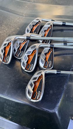 Cobra Men’s Right Hand Stiff Golf Iron Set
