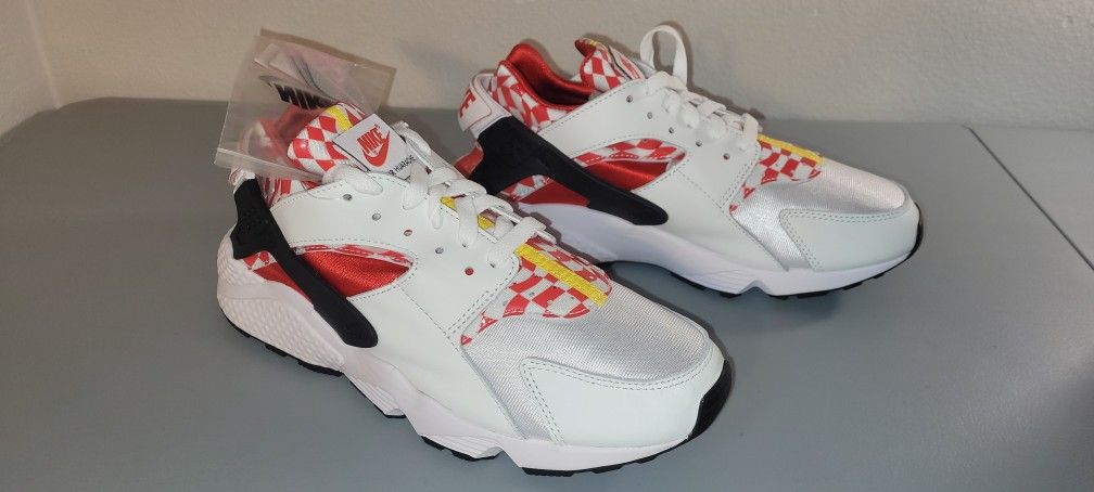 Nike Huarache Liverpool FC Size 9 NWT And Box