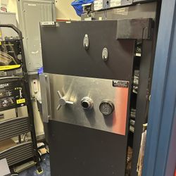 High-Security Commercial Safe – TL-30x6 Rated, Fire Resistant