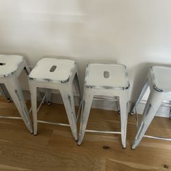  4Counter Top Stools