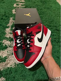 Jordan 1 Mid Chicago Toe GS