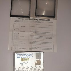 Rz 67 FOCUSING  SCREENS  1 Is A matte screen  other is split screen enhances  FOCUSING. (Bright  Screen  )