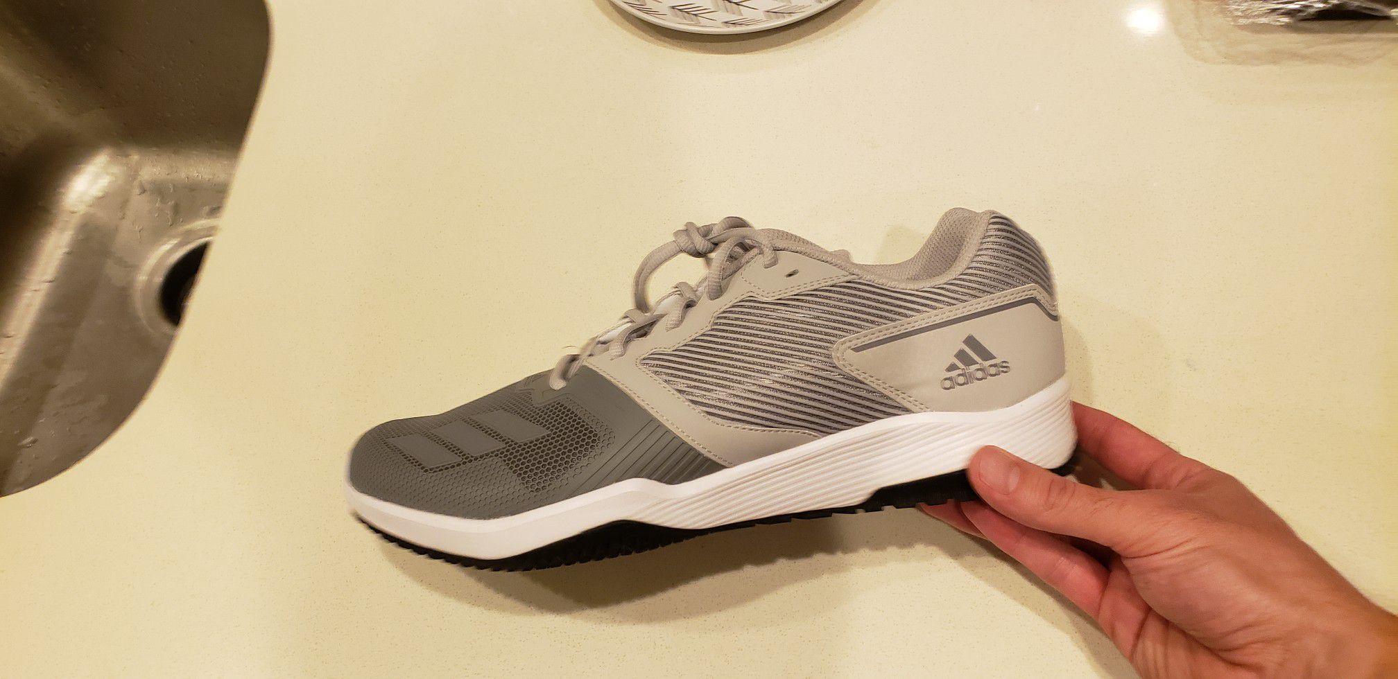 Adidas Gym Warrior 2.0 Tennis Shoes for Sale in WA - OfferUp