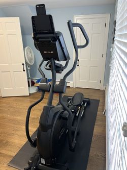 SOLE Elliptical Machine- Perfect Condition