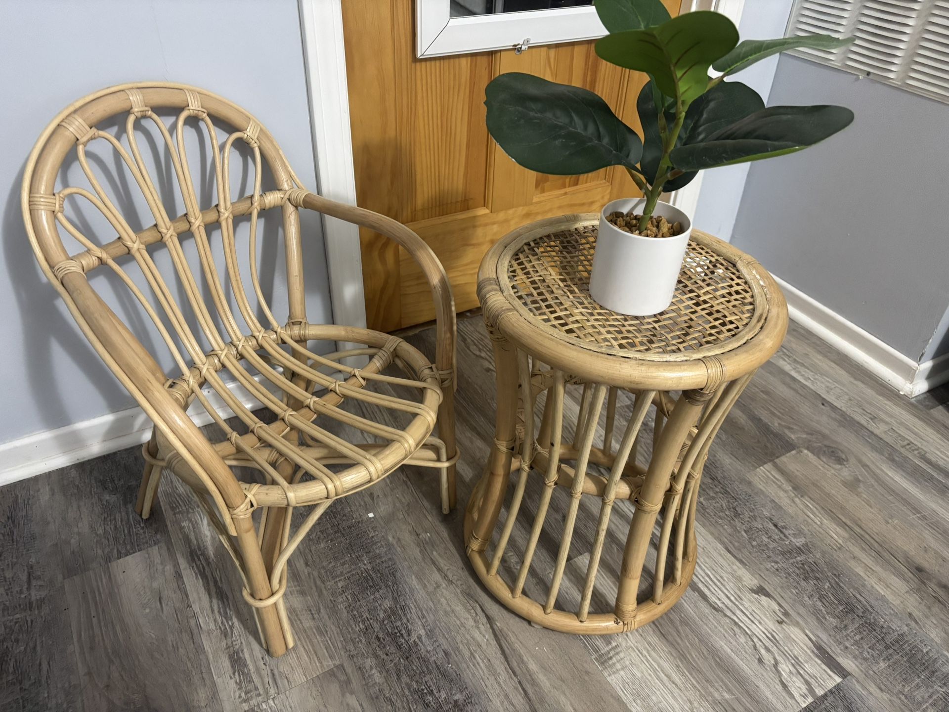 Childs Room Chair And Table