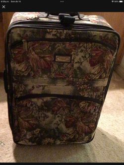 Maleta  Con Cupo De 50 Lbs. $15