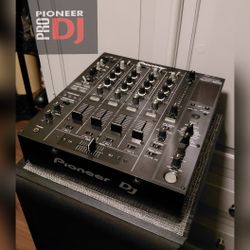 Pioneer DJM 800 Professional Dj Mixer.