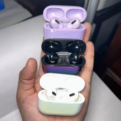 AURA TRUE WIRELESS EARBUDS 