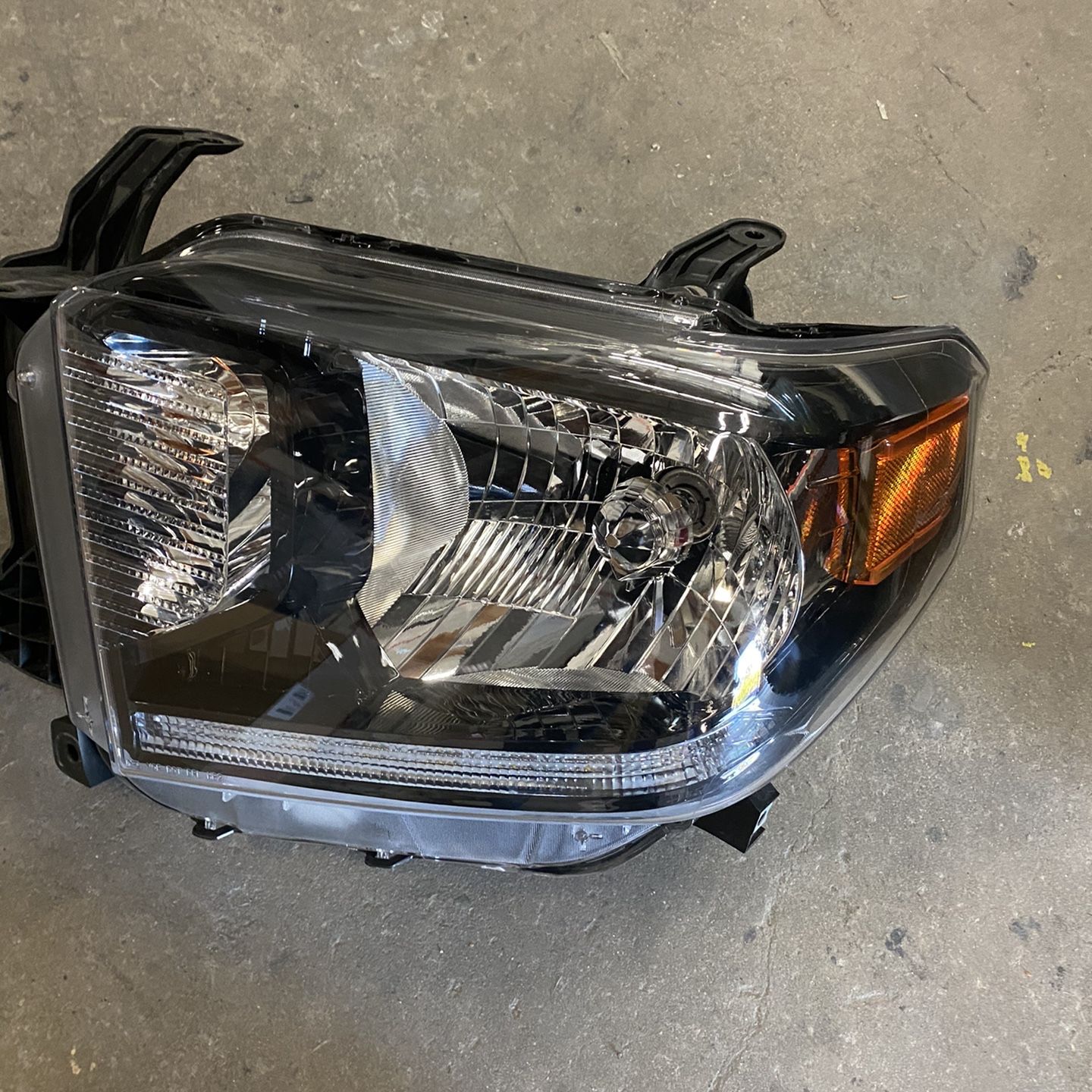 2021 Tundra (Led Running Light) Headlights