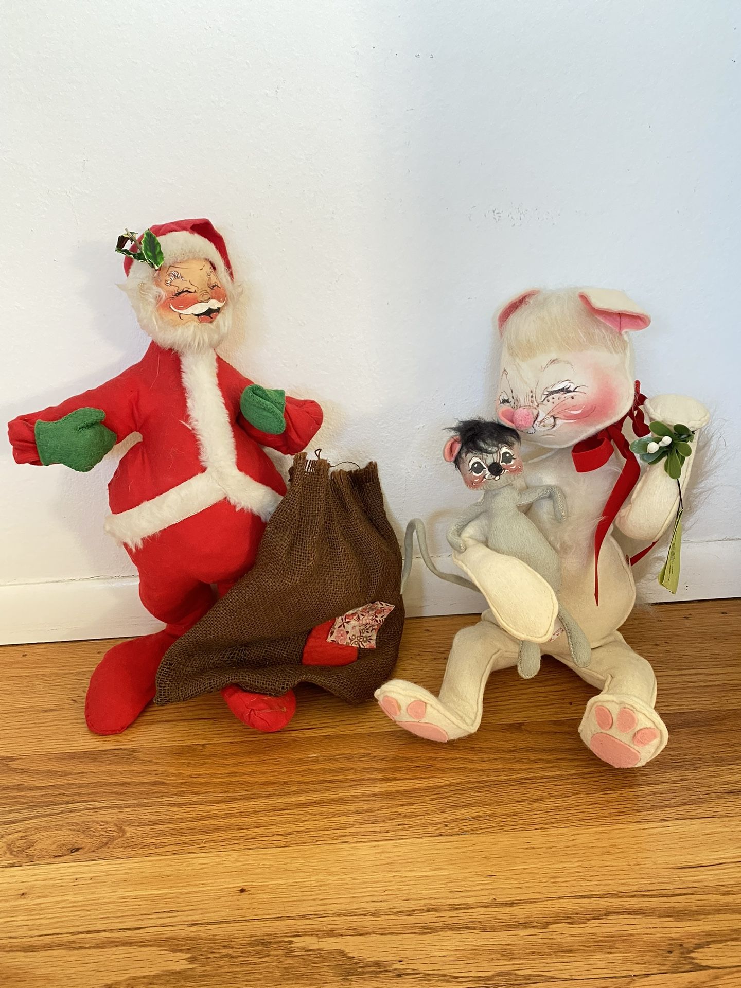 Vintage 1981 Annalee Dolls Christmas Cat Mouse Santa Clause Artist Dolls