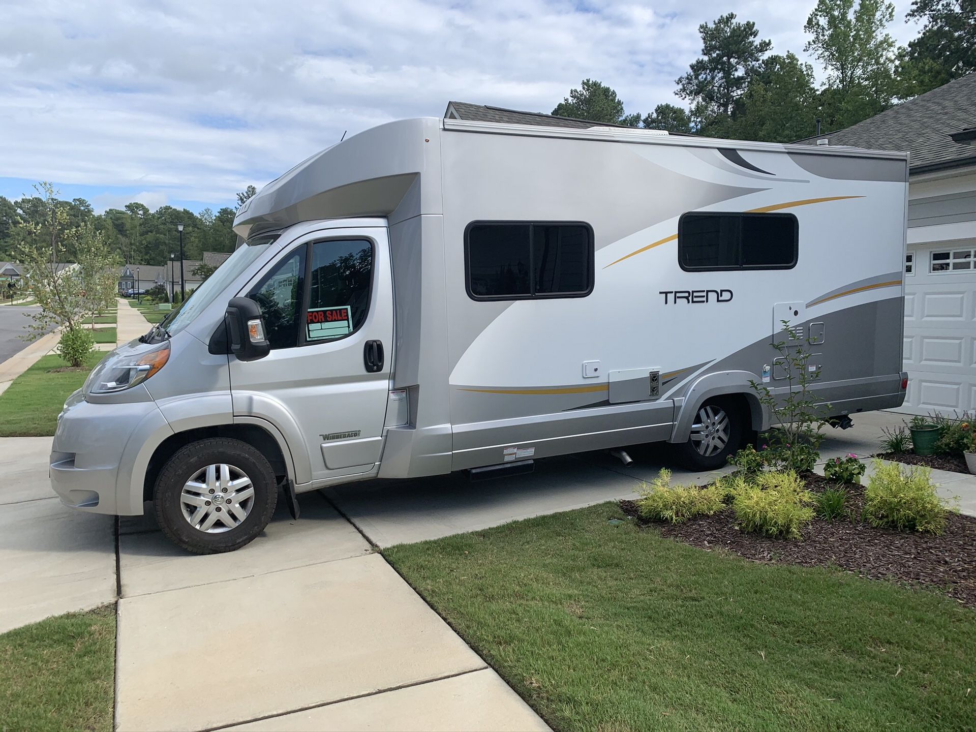 2015 24ft. Winnebago trend 23b RV