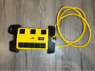 Heavy Duty 8-Outlet Workshop Power Strip / Relocatable Power Tap – 15A 125V