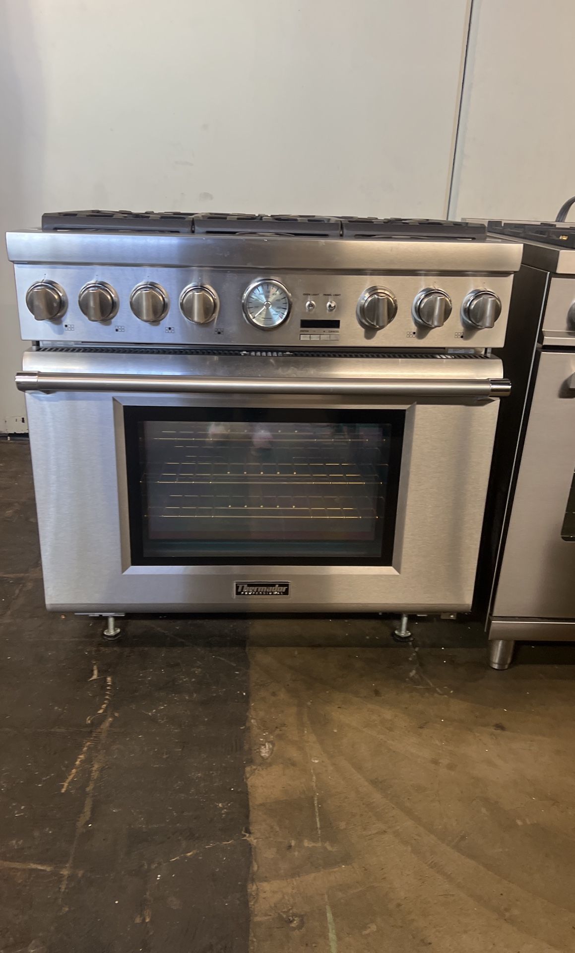 Thermador 36”Wide Dual Fuel Range Stove Stainless Steel