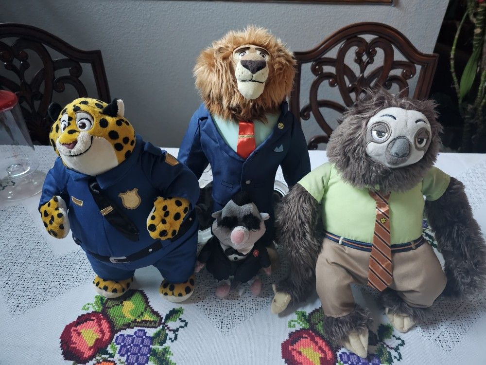 Zootopia Lot Of 4 official Disney Store dolls