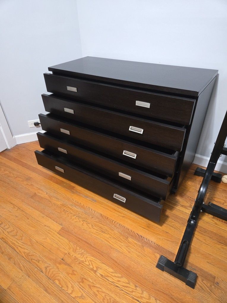 Dark Brown 5-Drawer Dresser