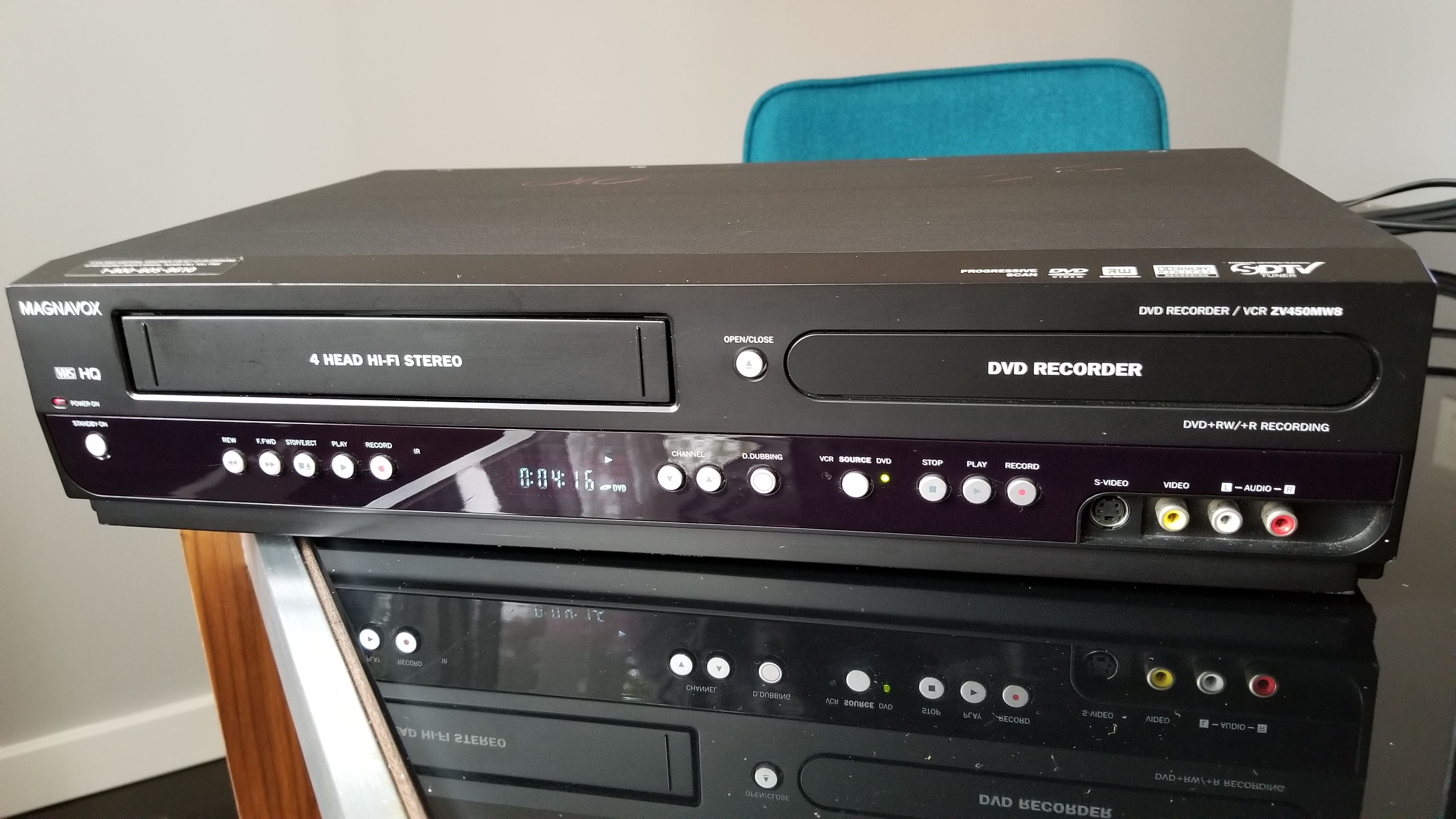 Magnavox ZV450MW8 VCR/DVD Combo Recorder