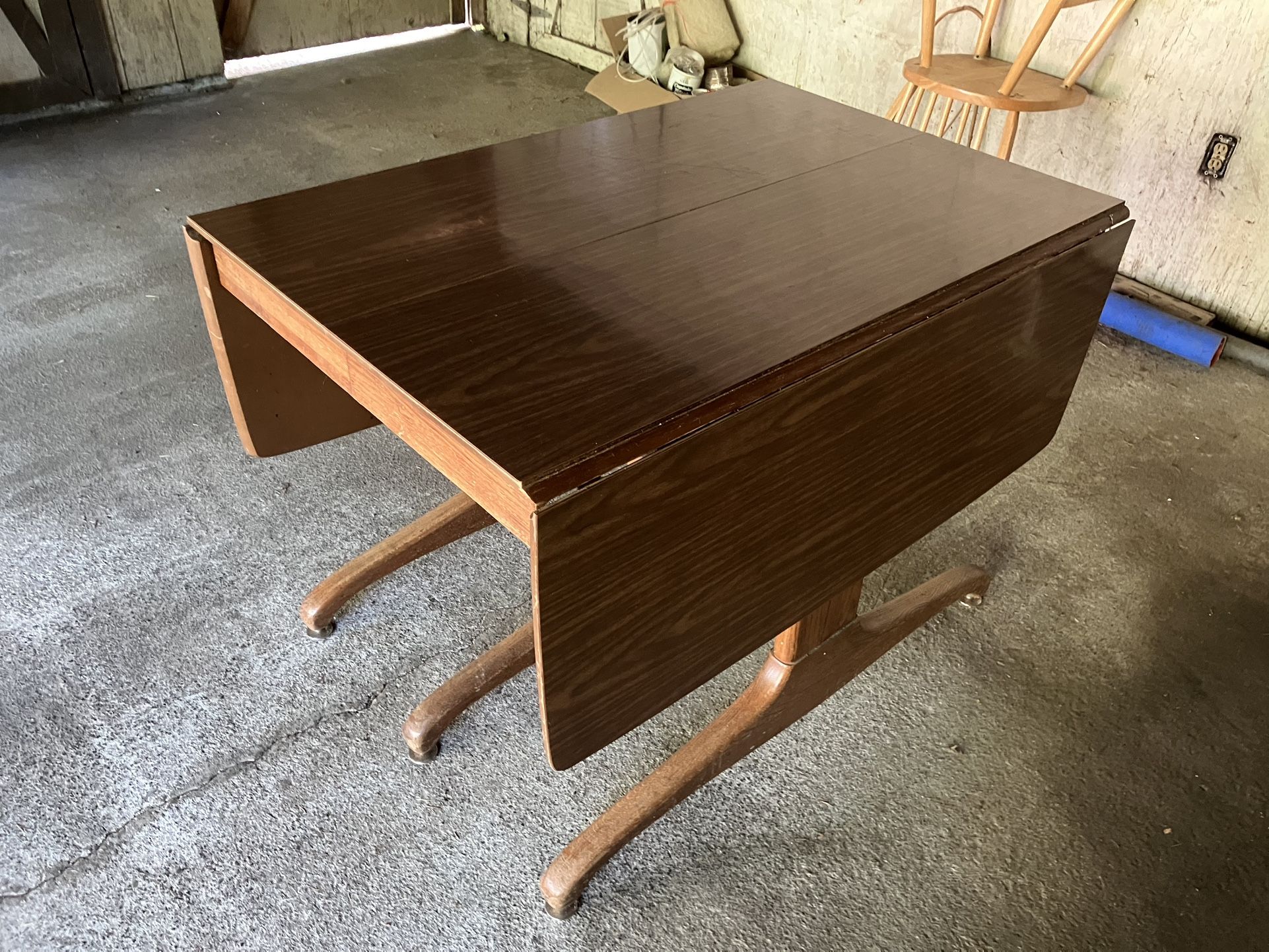 Drop Leaf Table with two extensions/inserts