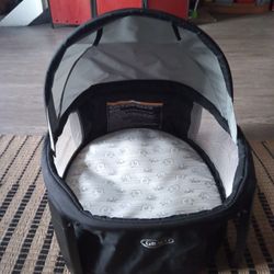 Graco Travel Bassinet Like New