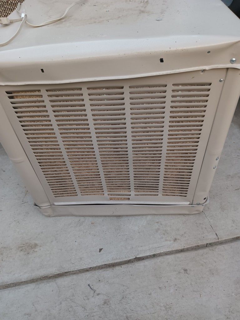 Swamp Cooler Champion RWC50 It Comes With Dents From Shipping for Sale