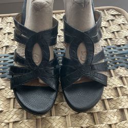 I Love Comfort Black Wedge Heels Size 7.5
