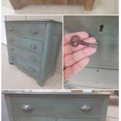 RARE ANTIQUE SOLID WOOD DRESSER SKELETON LOCK KEY