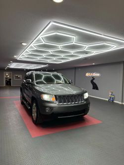 2012 JEEP GRAND CHEROKEE v8 No Accidents Reported