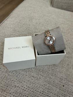 Michael Kors Woman’s Watch  ( Brand new )