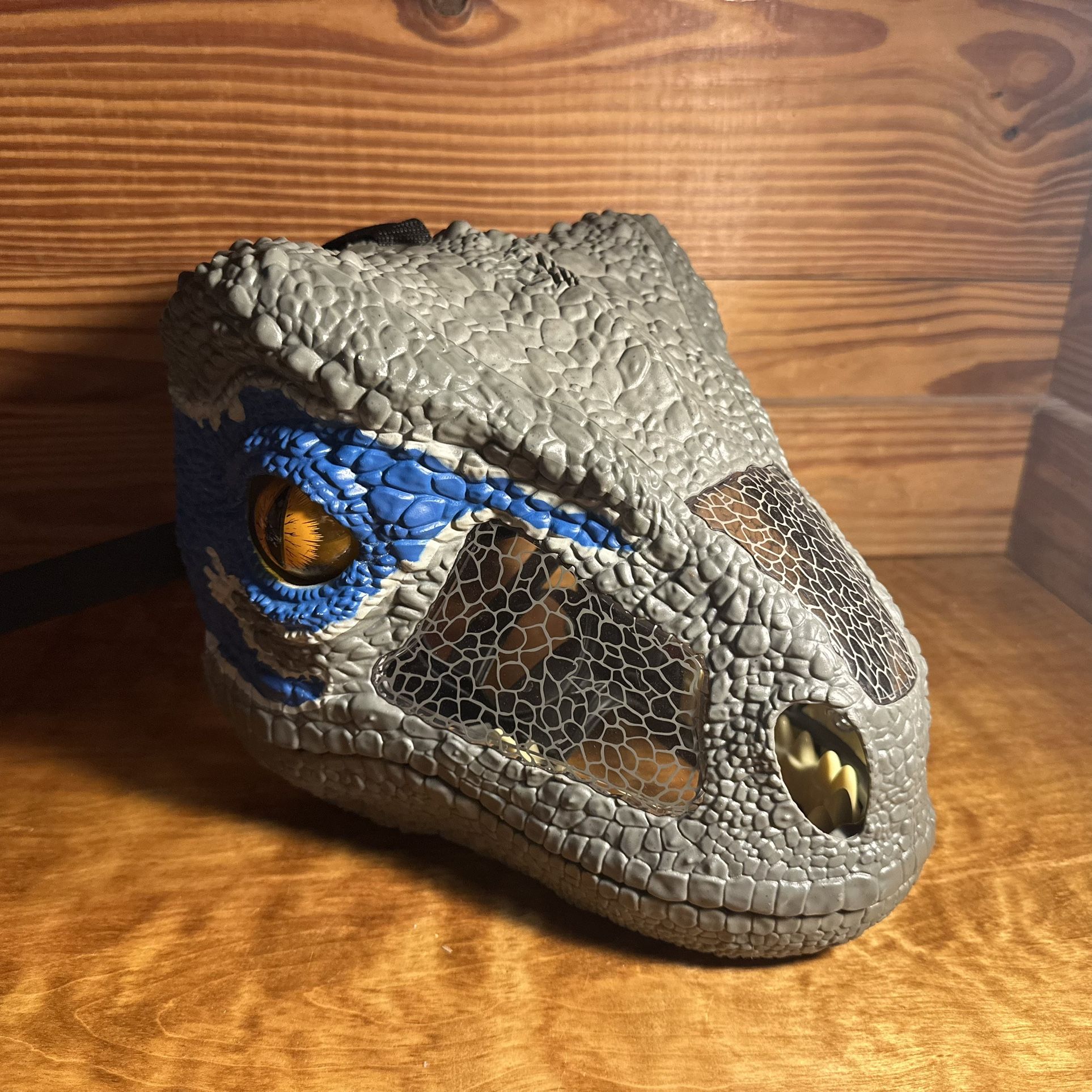 Mattel Jurassic World Dinosaur Chomp 'n Roar Mask Velociraptor Blue Raptor
