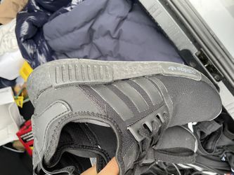 barely worn adidas boost