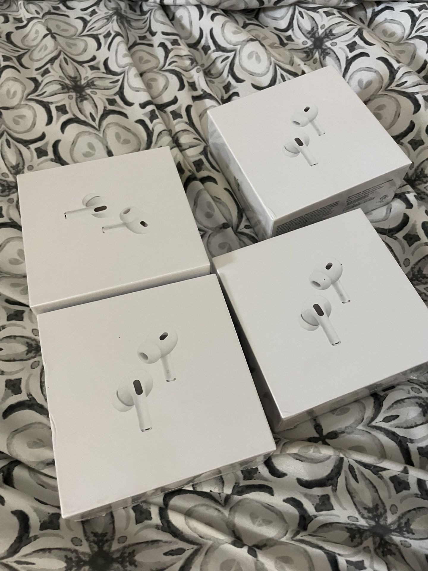 AirPods